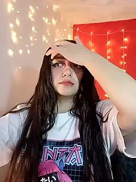 Snapshot of IvonneT chatting on 12/13/24, 02:10 IvonneT online show from 12/13/24, 02:10