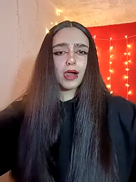 Snapshot of IvonneT chatting on 01/25/25, 11:43 IvonneT online show from 01/25/25, 11:43