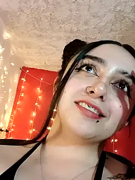 Snapshot of IvonneT chatting on 02/02/25, 11:11 IvonneT online show from 02/02/25, 11:11