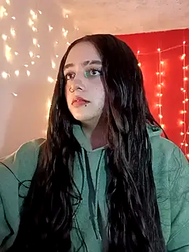 Snapshot of IvonneT chatting on 02/07/25, 02:29 IvonneT online show from 02/07/25, 02:29