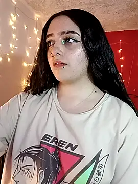 Snapshot of IvonneT chatting on 02/10/25, 01:57 IvonneT online show from 02/10/25, 01:57