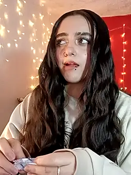 Snapshot of IvonneT chatting on 02/25/25, 04:35 IvonneT online show from 02/25/25, 04:35