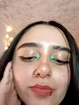 Snapshot of IvonneT chatting on 02/28/25, 11:12 IvonneT online show from 02/28/25, 11:12