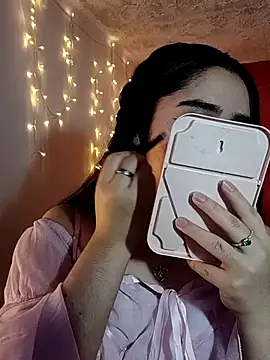 Snapshot of IvonneT chatting on 03/02/25, 10:38 IvonneT online show from 03/02/25, 10:38