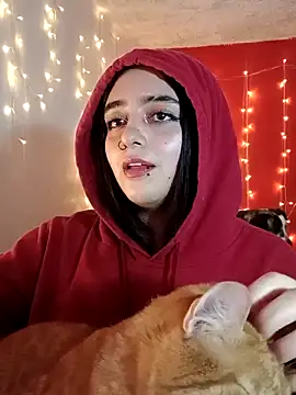 Snapshot of IvonneT chatting on 03/03/25, 01:42 IvonneT online show from 03/03/25, 01:42