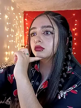 Snapshot of IvonneT chatting on 03/16/25, 08:11 IvonneT online show from 03/16/25, 08:11