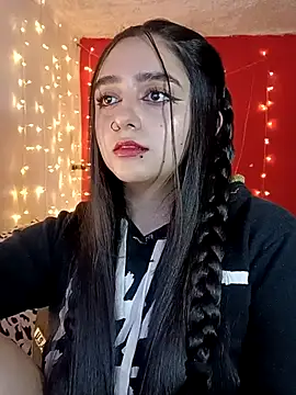 Snapshot of IvonneT chatting on 03/16/25, 11:14 IvonneT online show from 03/16/25, 11:14