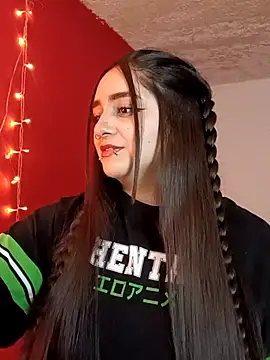 Snapshot of IvonneT chatting on 10/26/25, 10:47 IvonneT online show from 10/26/25, 10:47