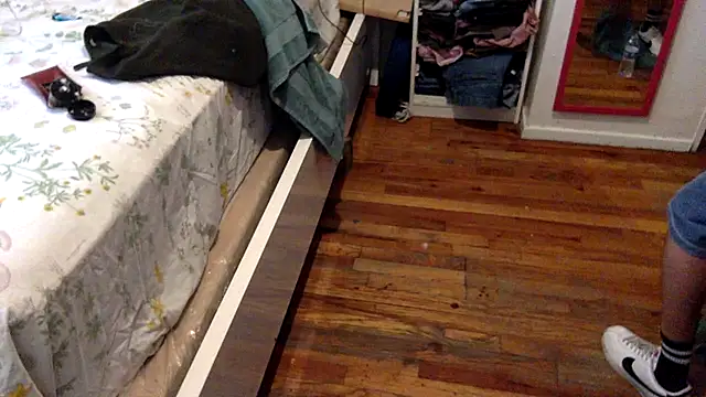 Snapshot of BIG-CkD_F chatting on 03/19/25, 07:49 BIG-CkD F online show from 03/19/25, 07:49