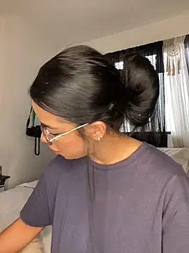 trianawhite online show from 12/20/25, 03:19