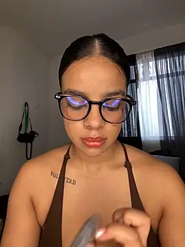 trianawhite online show from 04/11/26, 03:05