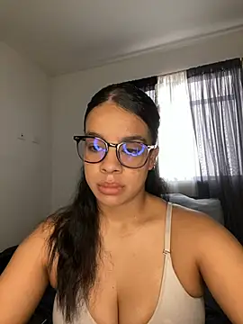 Snapshot of trianawhite chatting on 04/22/26, 03:46 trianawhite online show from 04/22/26, 03:46
