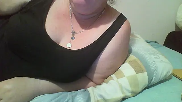 chubbypeach123 online show from 09/15/25, 09:26