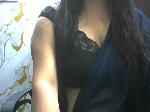 Snapshot of Bold-Radhika chatting on 05/07/26, 10:42 Bold-Radhika online show from 05/07/26, 10:42