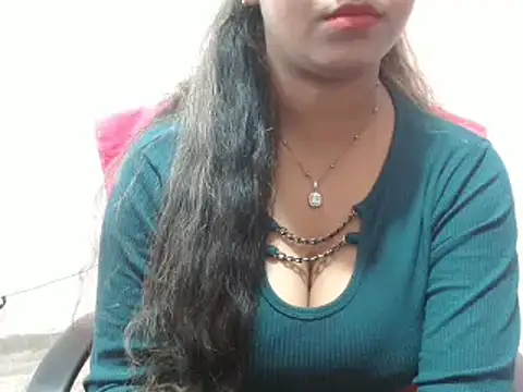 LovingPihu online show from 02/13/25, 08:06