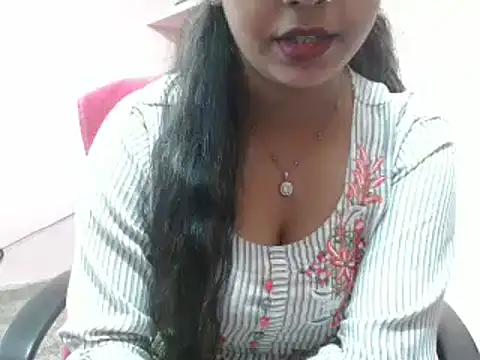 LovingPihu online show from 02/24/25, 09:10