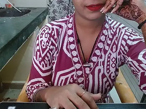 LovingPihu online show from 10/15/25, 05:18