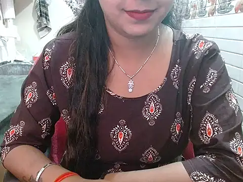 LovingPihu online show from 04/02/26, 05:27