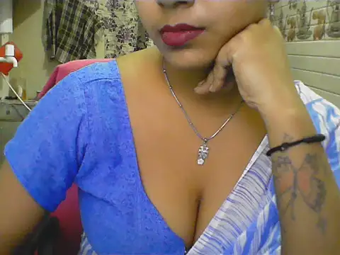 LovingPihu online show from 05/27/26, 06:10