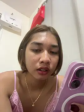 Snapshot of SweetCumFrancine chatting on 05/09/26, 02:00 SweetCumFrancine online show from 05/09/26, 02:00
