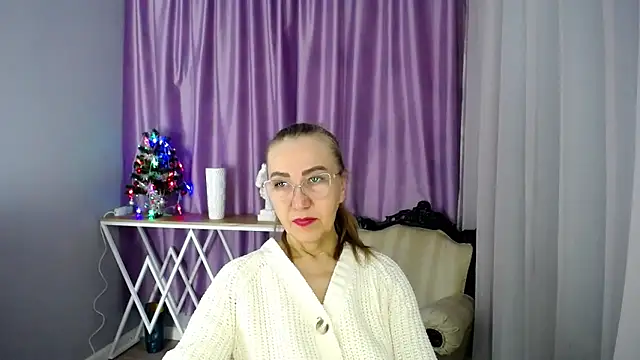 Snapshot of queen_a_n_i chatting on 12/05/24, 09:39 queen a n i online show from 12/05/24, 09:39