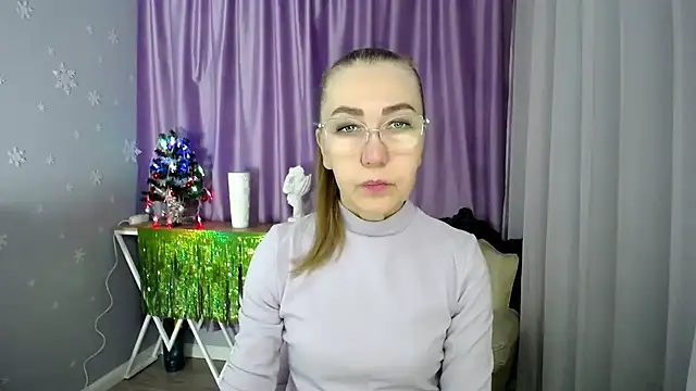 Snapshot of queen_a_n_i chatting on 12/09/24, 06:01 queen a n i online show from 12/09/24, 06:01