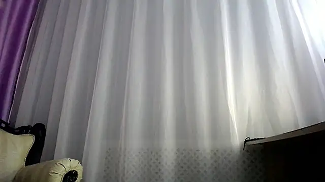 Snapshot of queen_a_n_i chatting on 12/25/24, 02:23 queen a n i online show from 12/25/24, 02:23