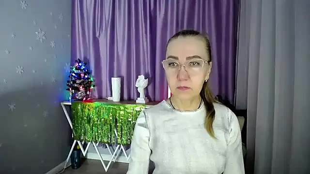 Snapshot of queen_a_n_i chatting on 01/14/25, 08:20 queen a n i online show from 01/14/25, 08:20