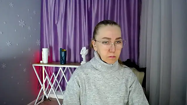 Snapshot of queen_a_n_i chatting on 01/18/25, 10:28 queen a n i online show from 01/18/25, 10:28