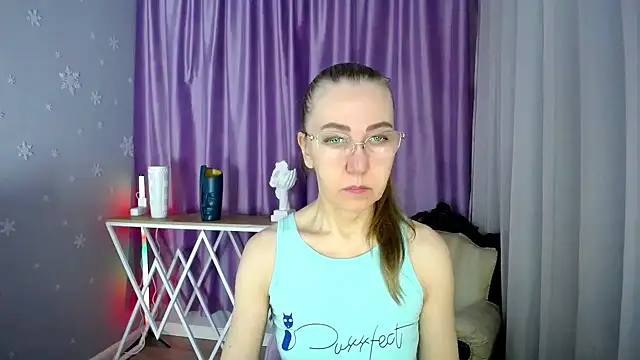 Snapshot of queen_a_n_i chatting on 02/27/25, 07:34 queen a n i online show from 02/27/25, 07:34