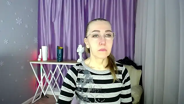 Snapshot of queen_a_n_i chatting on 03/06/25, 08:19 queen a n i online show from 03/06/25, 08:19