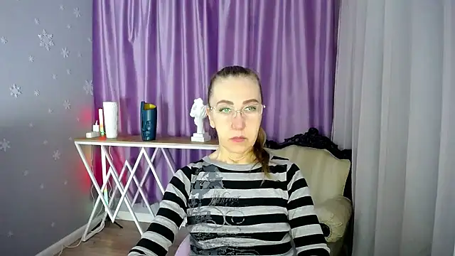 Snapshot of queen_a_n_i chatting on 03/07/25, 06:13 queen a n i online show from 03/07/25, 06:13