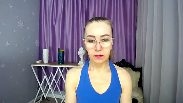 Snapshot of queen_a_n_i chatting on 03/19/25, 12:12 queen a n i online show from 03/19/25, 12:12
