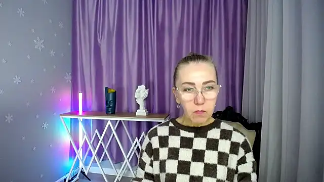 Snapshot of queen_a_n_i chatting on 09/14/25, 11:20 queen a n i online show from 09/14/25, 11:20