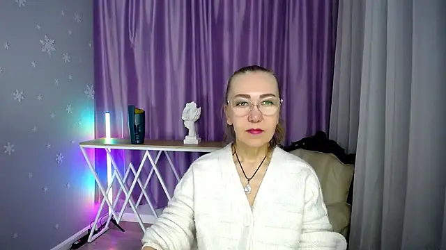 Snapshot of queen_a_n_i chatting on 09/23/25, 10:51 queen a n i online show from 09/23/25, 10:51