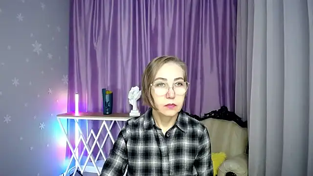 queen a n i online show from 11/28/25, 09:45