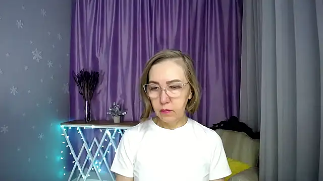 queen a n i online show from 03/21/26, 06:40