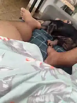 Snapshot of vini4016 chatting on 01/01/25, 12:00 vini4016 online show from 01/01/25, 12:00