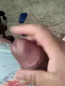 Snapshot of vini4016 chatting on 01/01/25, 05:11 vini4016 online show from 01/01/25, 05:11