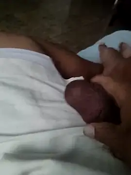 Snapshot of vini4016 chatting on 01/12/25, 04:08 vini4016 online show from 01/12/25, 04:08