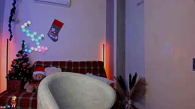 victorias world online show from 12/19/24, 04:24