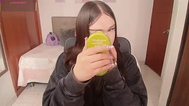 Snapshot of Miley_Baker chatting on 02/10/26, 03:16 Miley Baker online show from 02/10/26, 03:16