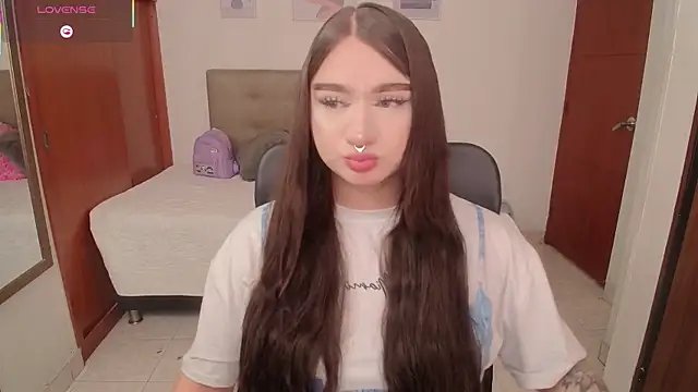 Snapshot of Miley_Baker chatting on 02/25/26, 01:54 Miley Baker online show from 02/25/26, 01:54