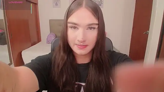 Snapshot of Miley_Baker chatting on 02/26/26, 01:32 Miley Baker online show from 02/26/26, 01:32