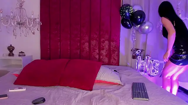 Selenee- online show from 12/18/25, 05:19