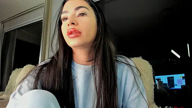 Naila18 online show from 01/13/26, 04:18