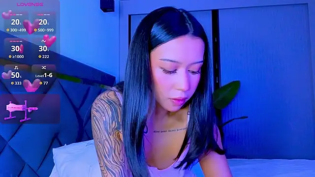 Mia Tin online show from 05/03/26, 06:14