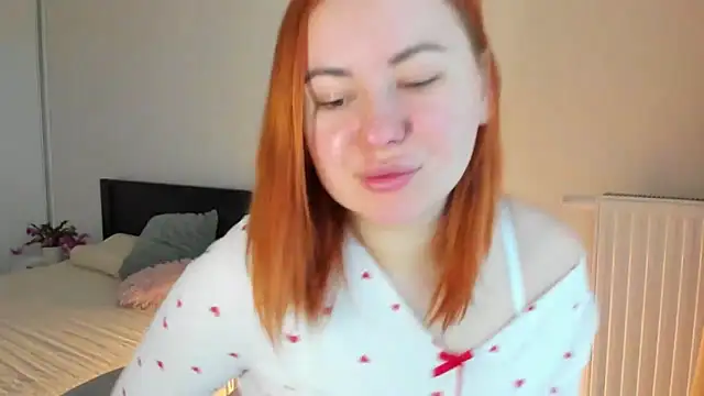 LAYLAxSTAR online show from 11/19/25, 07:30