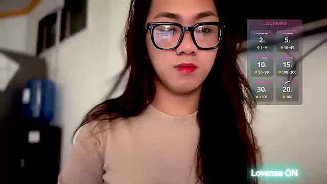 Local Hoelyx online show from 04/17/26, 05:21
