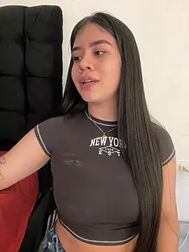 Snapshot of Alhanna_ chatting on 12/23/24, 09:08 Alhanna online show from 12/23/24, 09:08